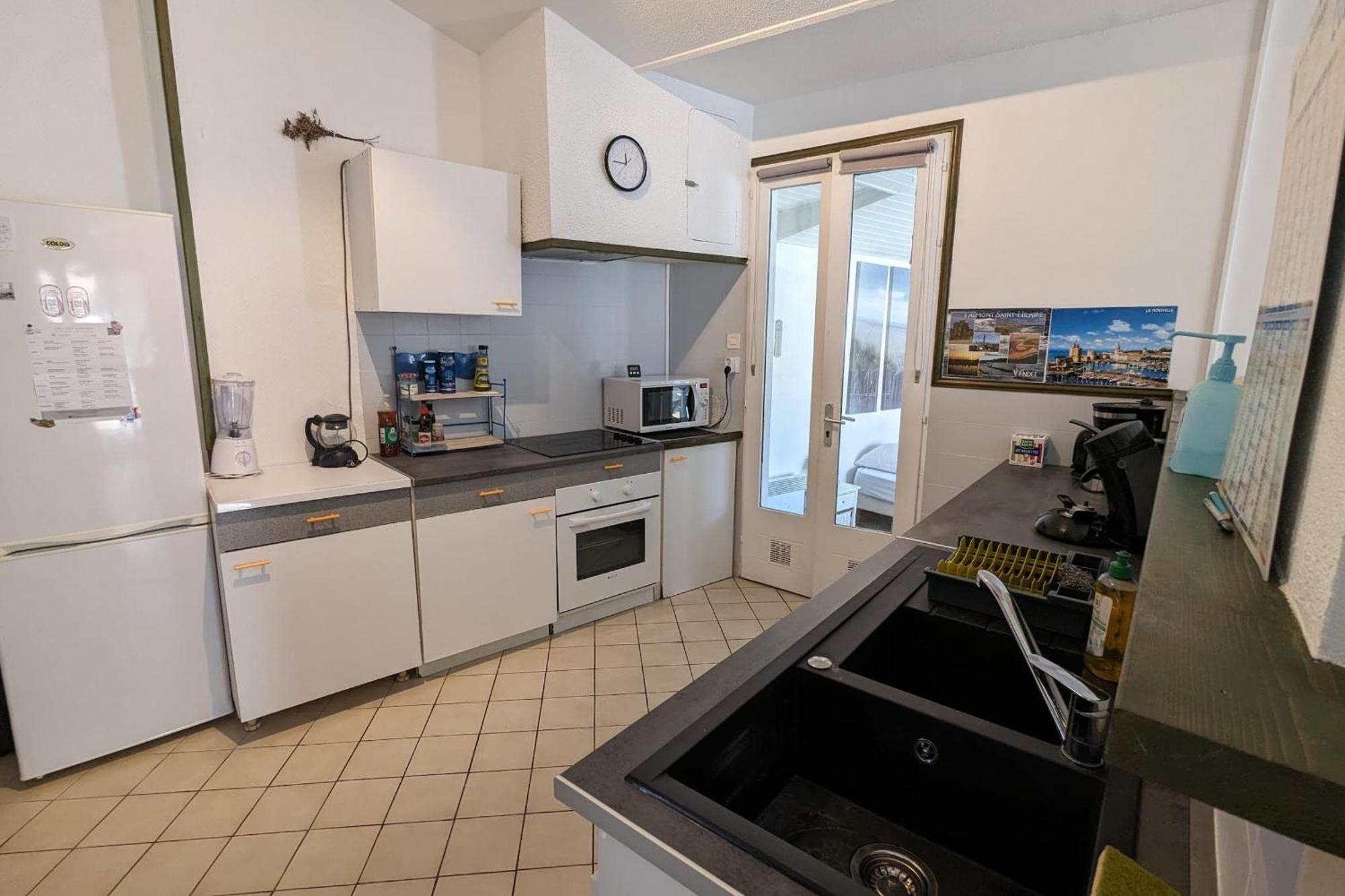 Spacious Nest With Terrace Near The Beach Saint-Hilaire-de-Talmont Exterior photo